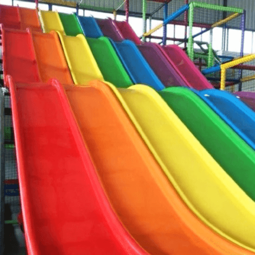 Biggest Indoor Playground World Fun Waterpark Roblox gameplay screenshot